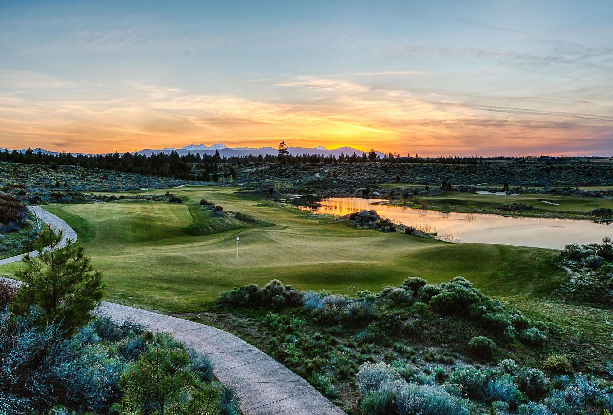 Tetherow Hotel Deschutes River Woods Exterior photo